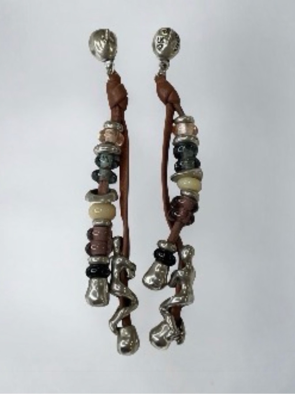 Uno de 50 silver man brown leather glass Bead dangle Earring
